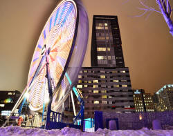 Vue a partir de la Place des Arts au batiment Le Louis Boheme