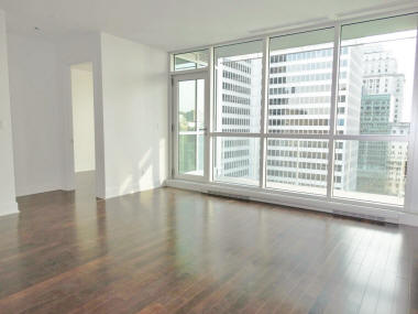 Downtown Realty Team presents a great two bedroom two bathroom in the luxury building called Altitude in the heart of the city